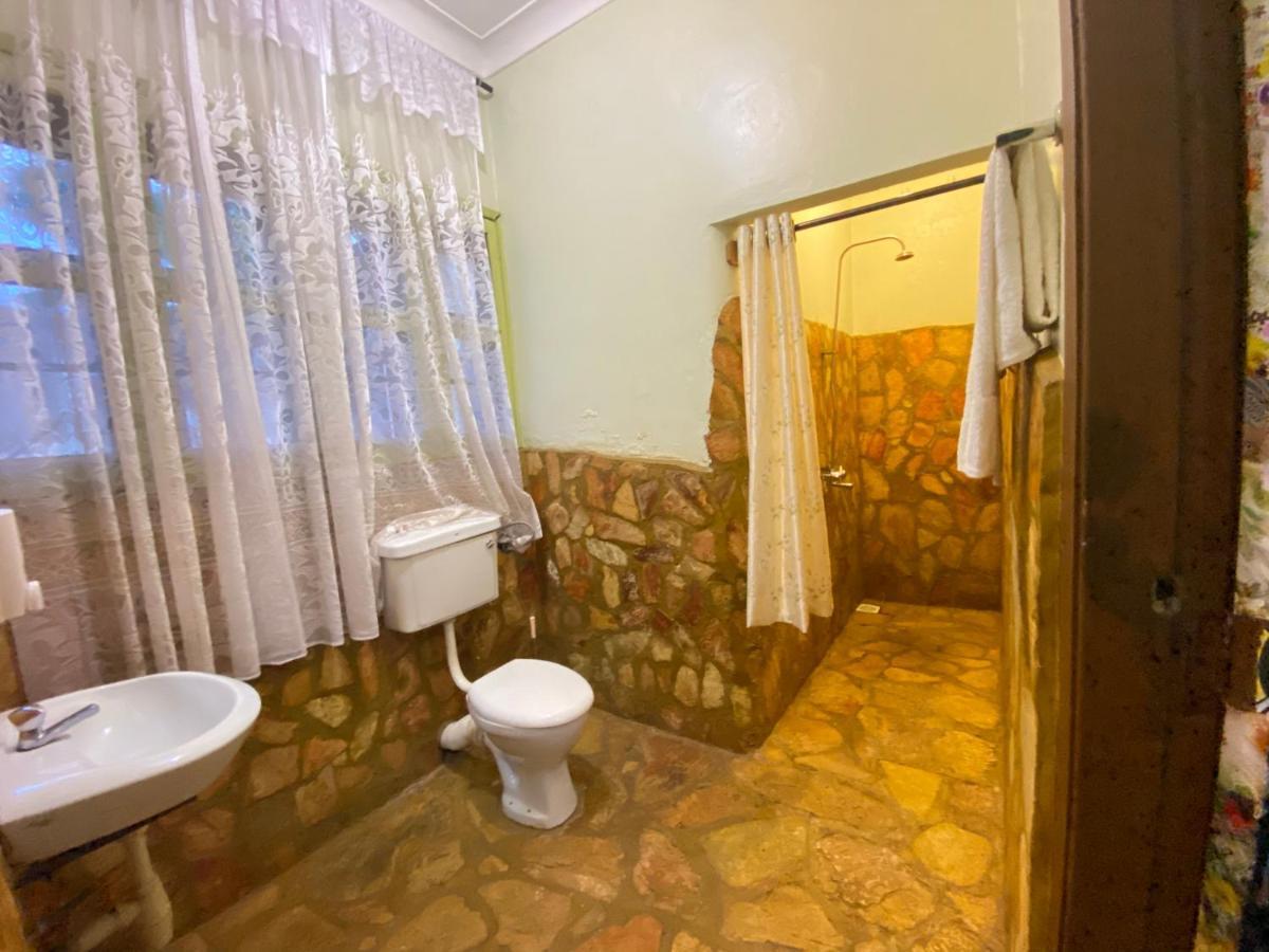 Afro Smile Hotel And Guest House-Jinja Ngoại thất bức ảnh