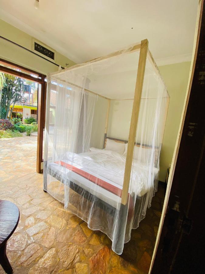Afro Smile Hotel And Guest House-Jinja Ngoại thất bức ảnh