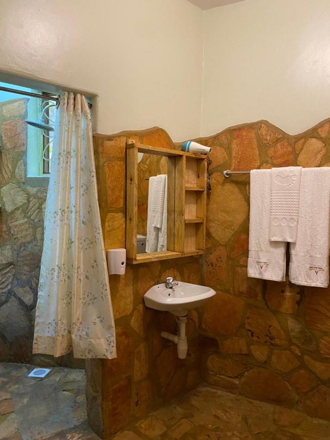 Afro Smile Hotel And Guest House-Jinja Ngoại thất bức ảnh