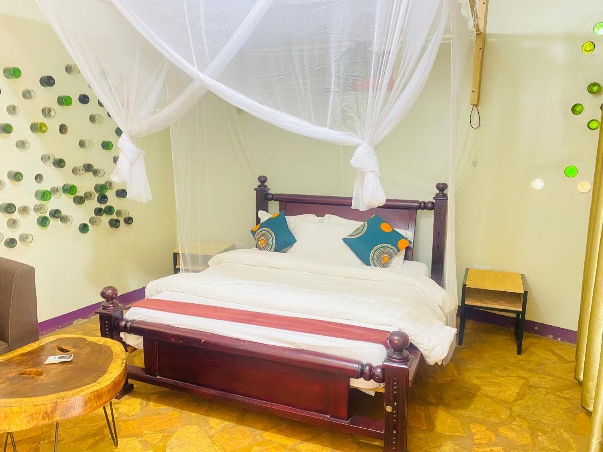Afro Smile Hotel And Guest House-Jinja Ngoại thất bức ảnh