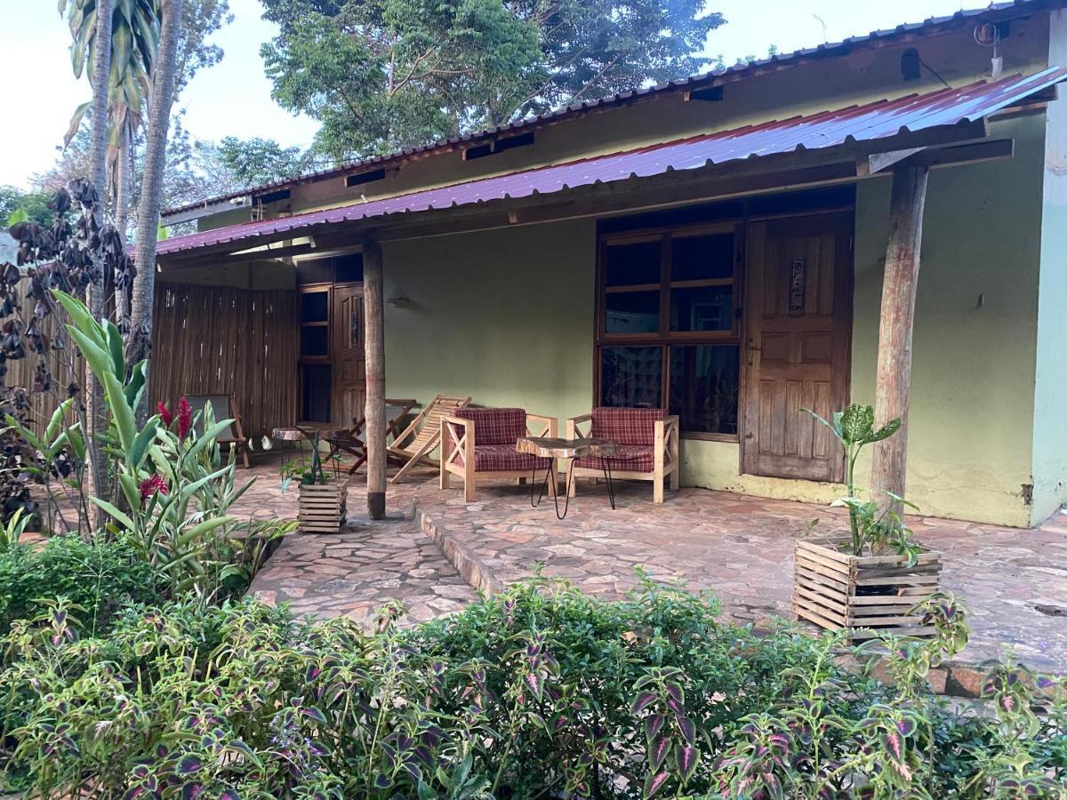 Afro Smile Hotel And Guest House-Jinja Ngoại thất bức ảnh